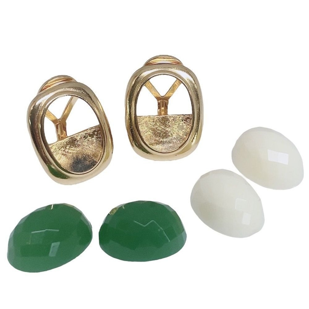 Set JOAN RIVERS Green and White Plastic Clip On Earrings‎